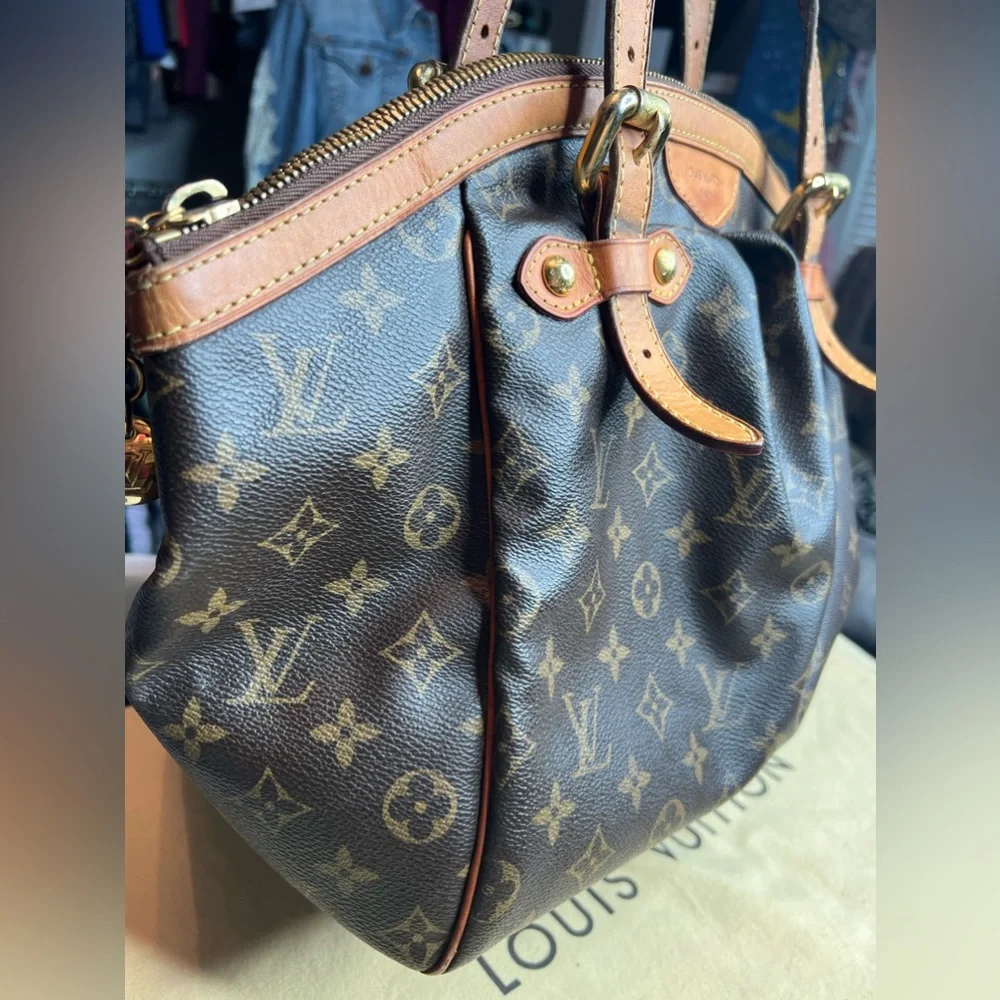 Authentic Louis Vuitton Tivoli - Picture 4 of 12